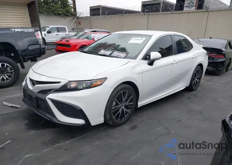 2024 Toyota Camry Se z USA, uszkodzony, nr VIN 4T1G11AK3RU849560